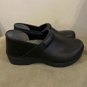 Dansko Pro XP 2.0 size 9.5-10